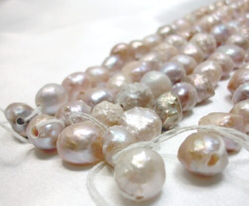 10-11mm Mauve Baroque Pearl Strand, 2.5mm Holes