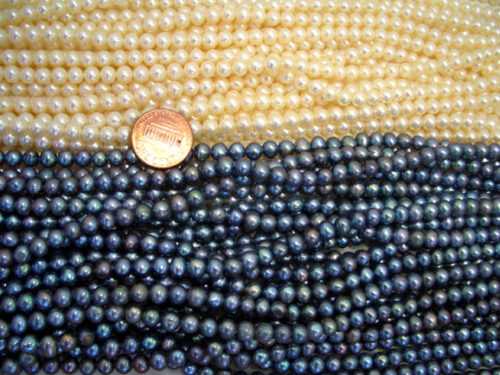 5-6mm Round White and Black Pearl Strand