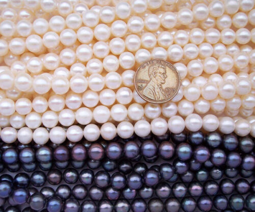 White and Black 7-8mm Round Pearl Strand
