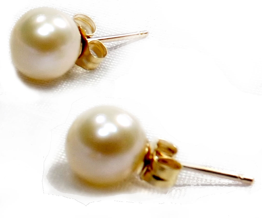 5.56mm Completely Round AAA Quality Pearl Studs Earrings 14KY Gold