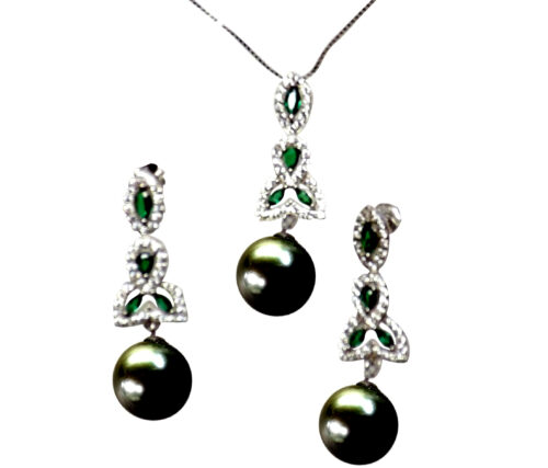 925 Sterling Silver Pearl and Emeralds Pendant and Earrings Set
