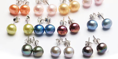 Button pearl earrings in silver