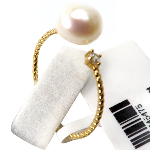Single diamond 18k yellow gold pearl ring