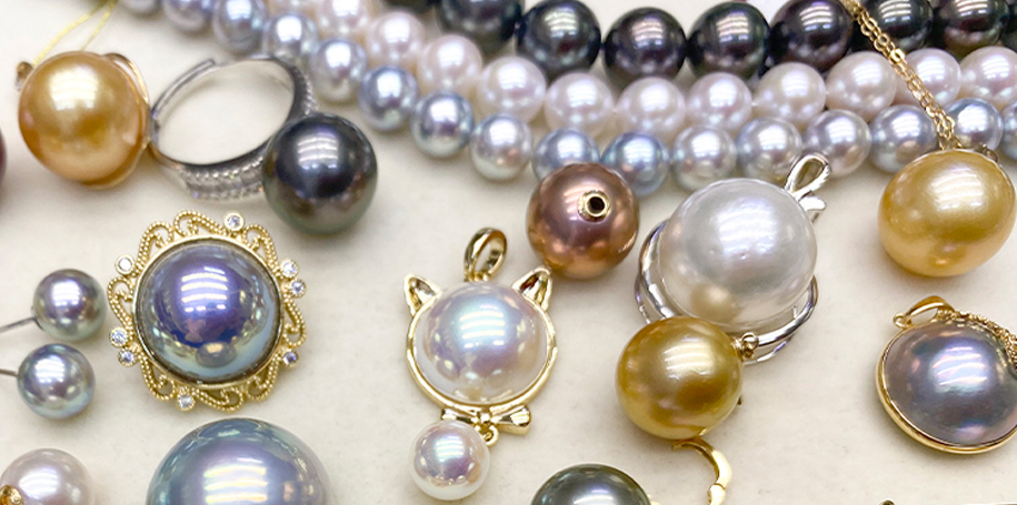 pearls and pearl jewelry in gold