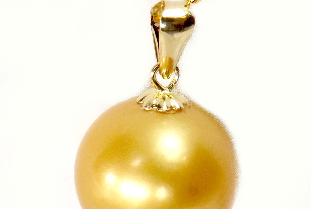 10-17mm Huge Golden Truly Round Edison Pearl Pendant 18K Yellow Gold