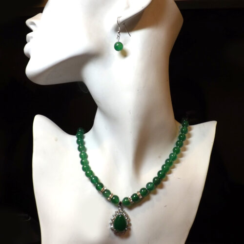 Jade necklace and earrings set of 2