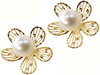 round pearl earrings