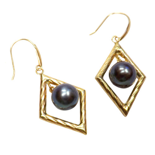 18KYG Diamond Shaped Round pearl earrings