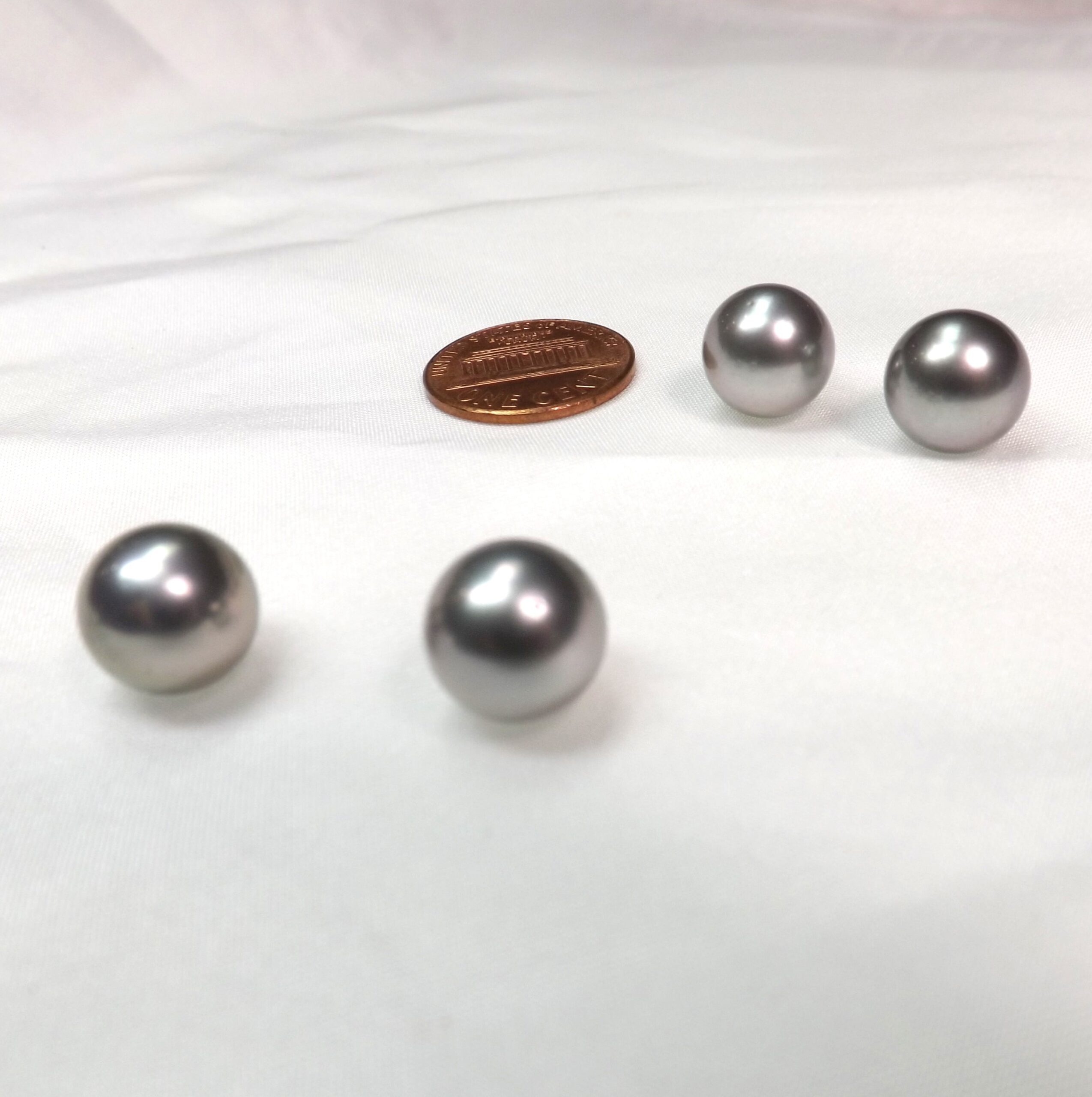 10.5-11mm Round High Quality Tahitian Grey Loose Pearl Un drilled