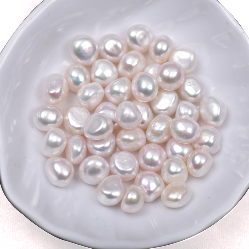 Loose Baroque Pearls in White