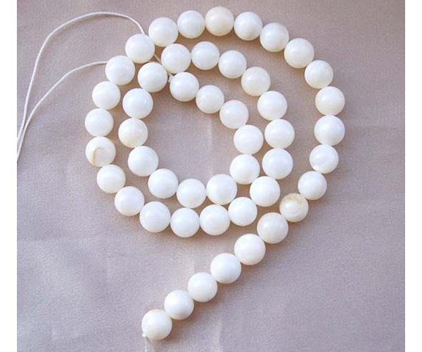 8-9mm White Round Mother of Pearl Beads on Temporary Strand
