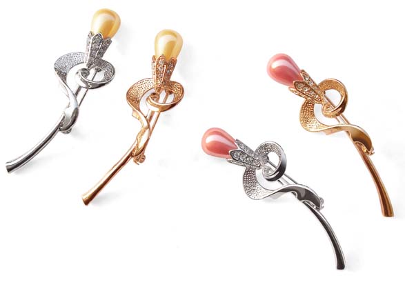Gold and Rose Pink Pearl brooches in 18ky or 18kwg overlay