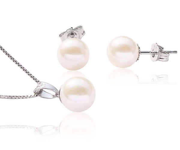 7-8mm Round White Pearl Pendant and Earrings Set