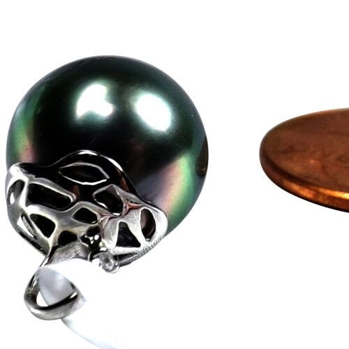 14KWG Tahitian Peacock Black Round Pearl Pendant