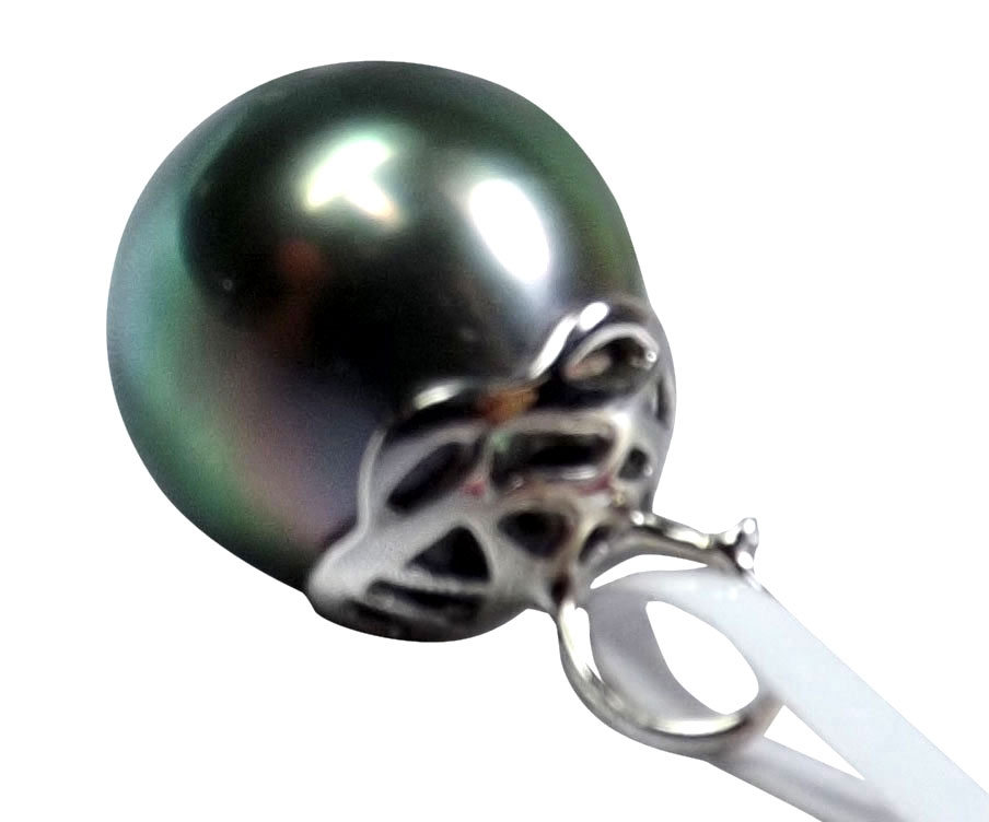 14KWG Tahitian Peacock Black Round Pearl Pendant