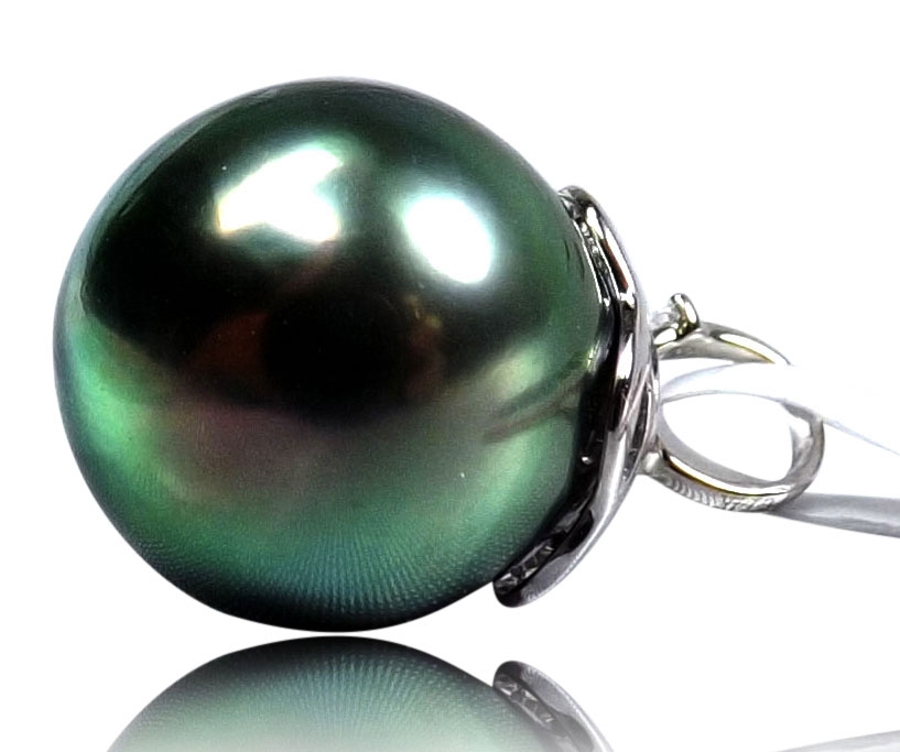 Tahitian Peacock Black Round Pearl Pendant 14KW Gold