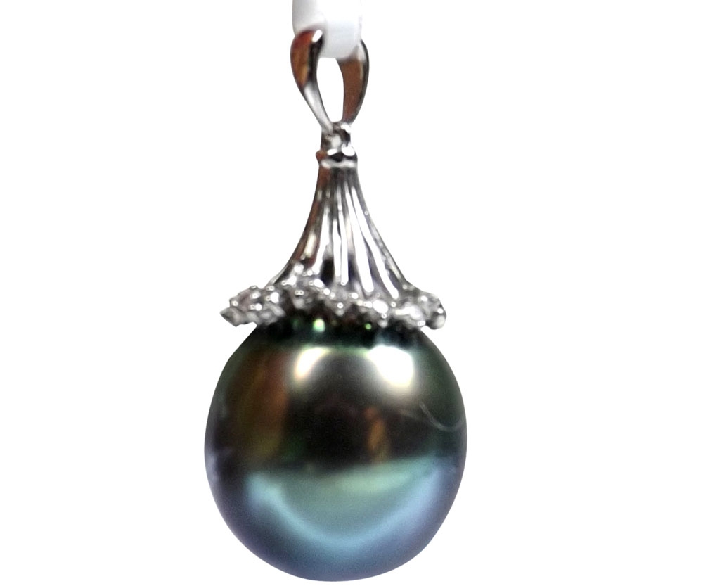 Tahitian Peacock Black Round Pearl Pendant in 14KWG