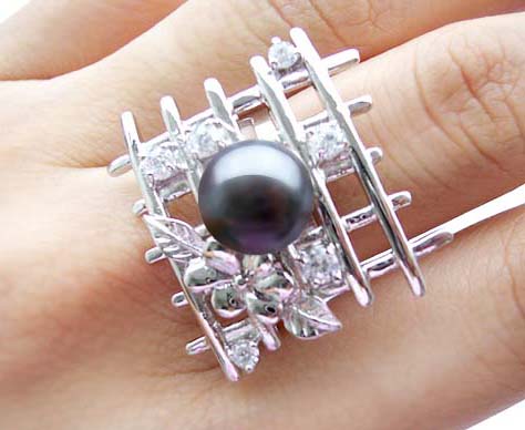 Black Fantasy Lattice Shaped Pearl Ring with 6 Cz Diamonds in 925 Sterling Silver