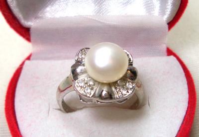 White Sterling Silver Pearl Flower Ring, Stamped 925
