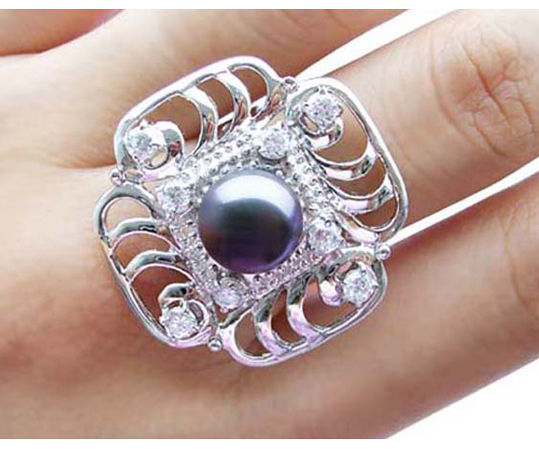 Large 9-10mm Pearl Ring in Spray Design and 925 Sterling Silver