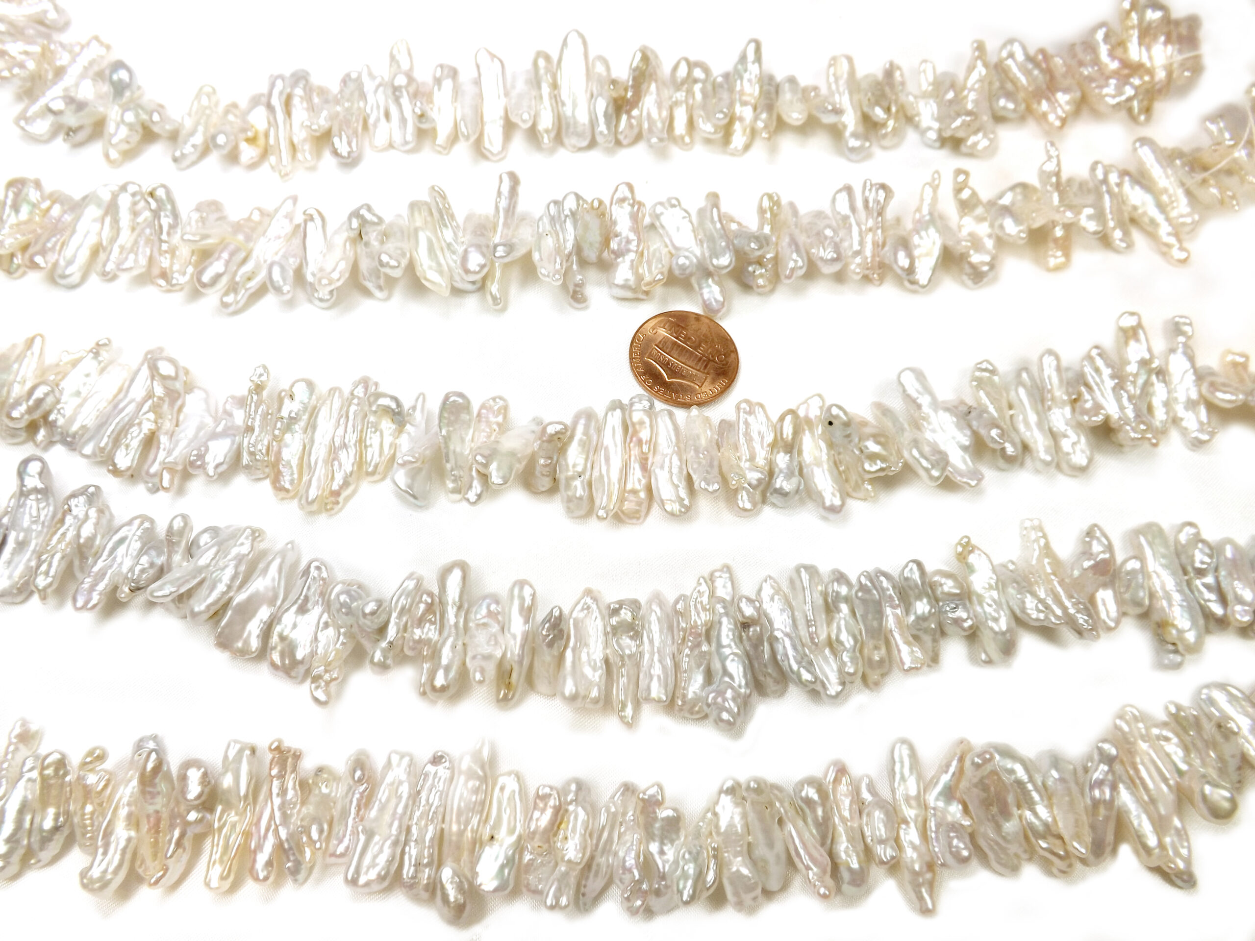White Center Drilled 5x20mm Stick Pearl Strand