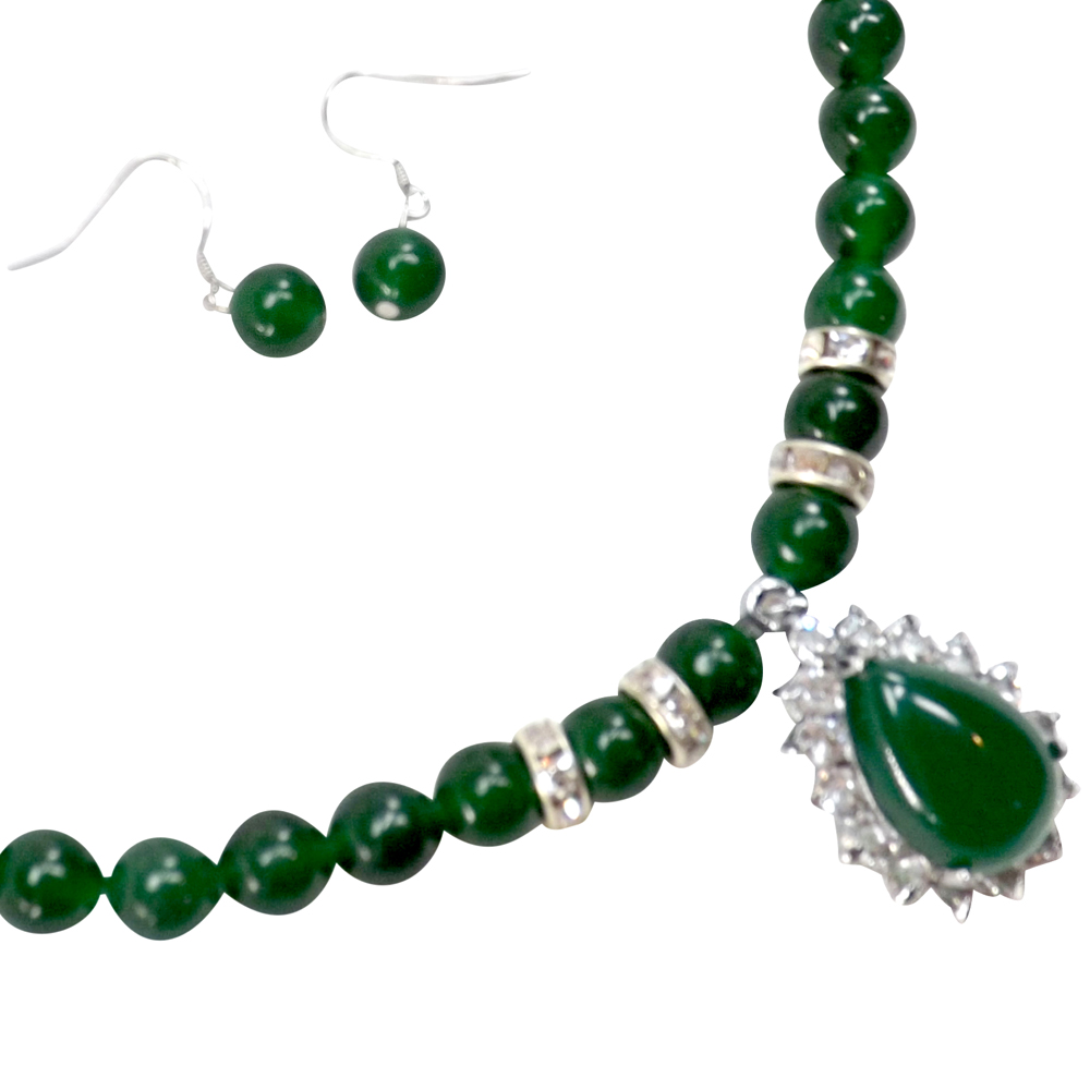 Jade necklace and earrings set of 2