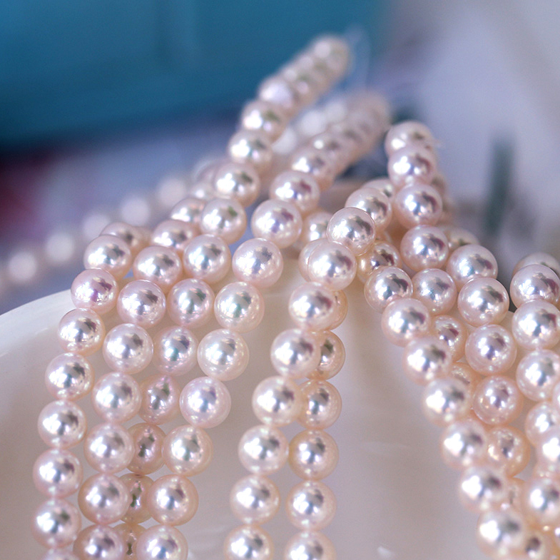 White japanese akoya pearl necklace 14k gold