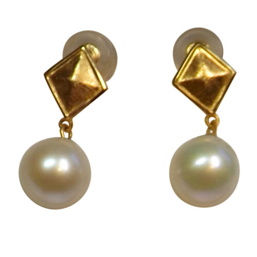 18K Yellow Gold Diamond Shaped Round White Pearl Studs Earrings