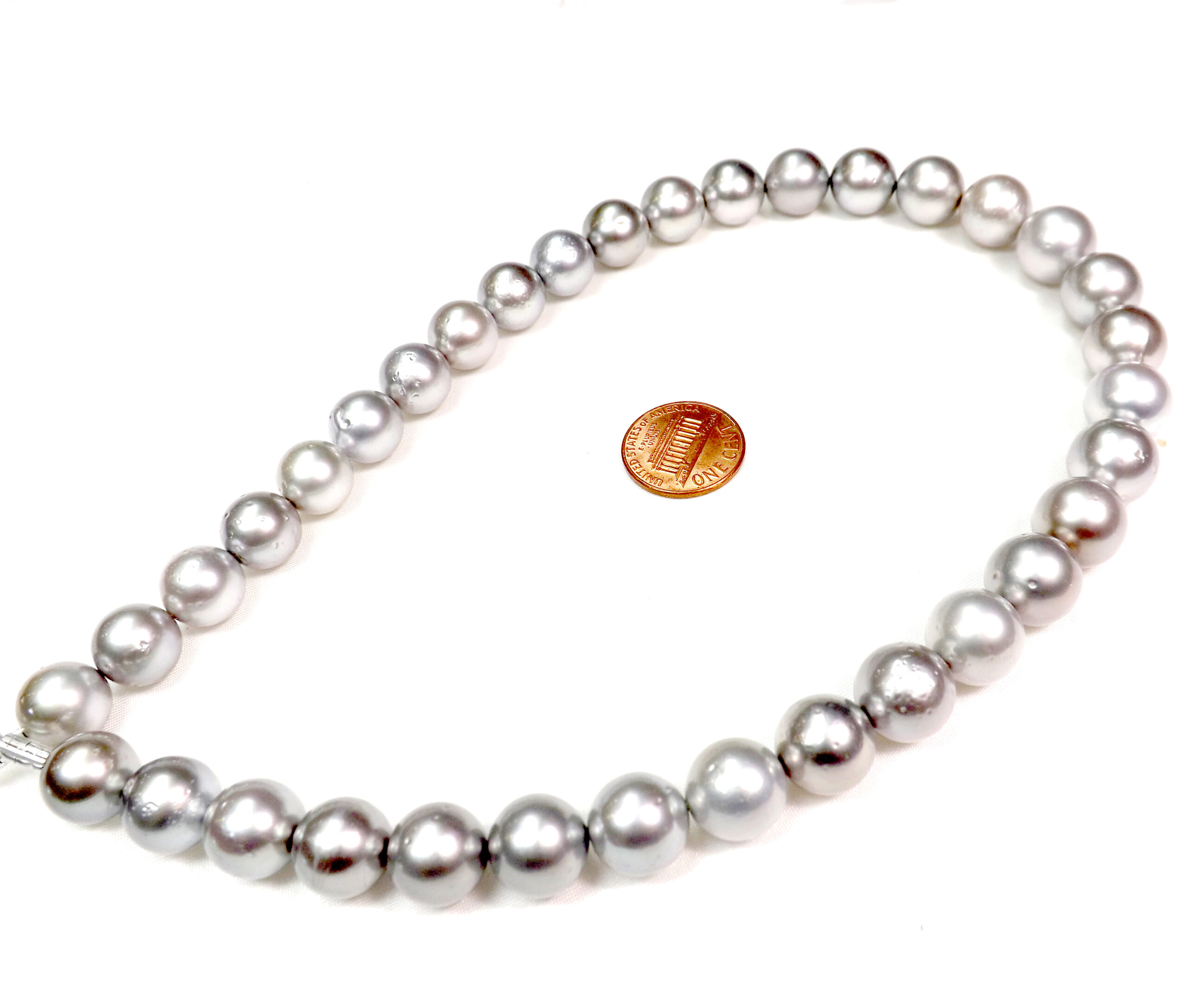 11-13mm Tahitian grey round pearl strand